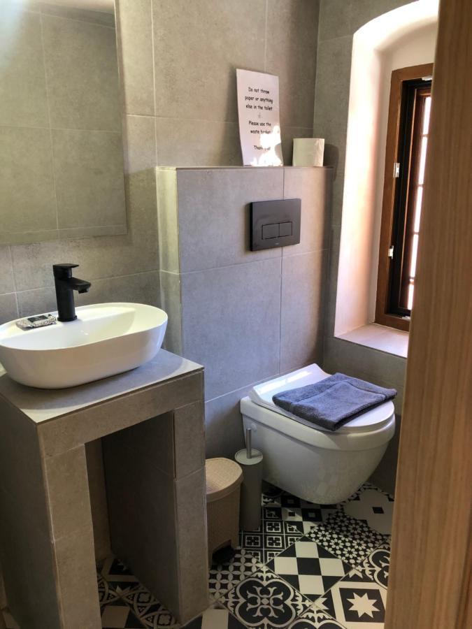 Apartament Solo Traveler Ermupoli Zewnętrze zdjęcie