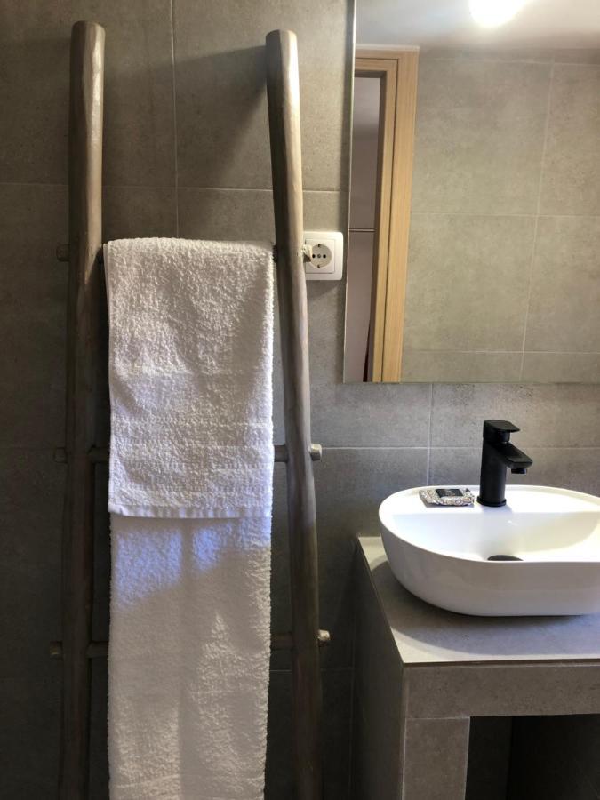 Apartament Solo Traveler Ermupoli Zewnętrze zdjęcie