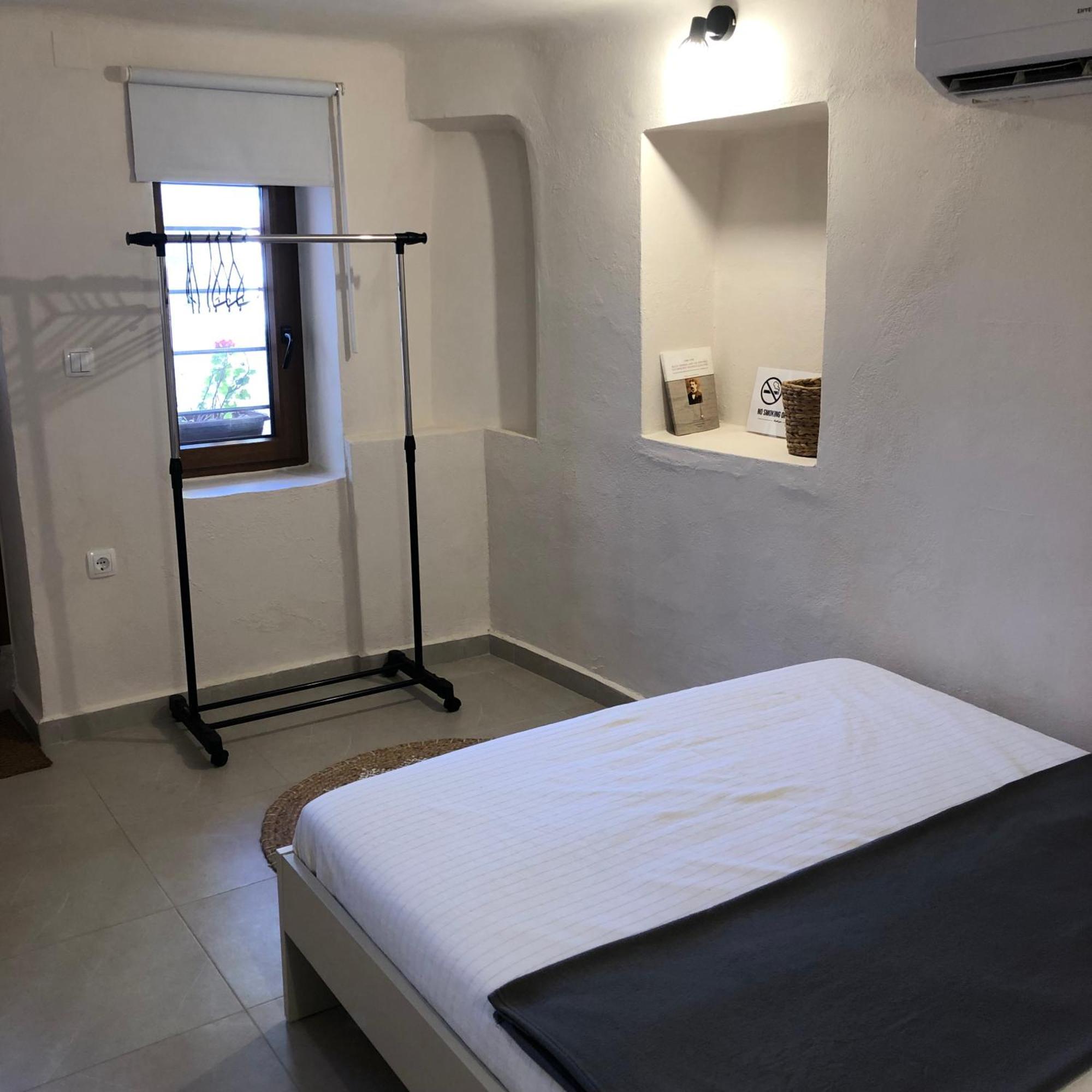 Apartament Solo Traveler Ermupoli Zewnętrze zdjęcie